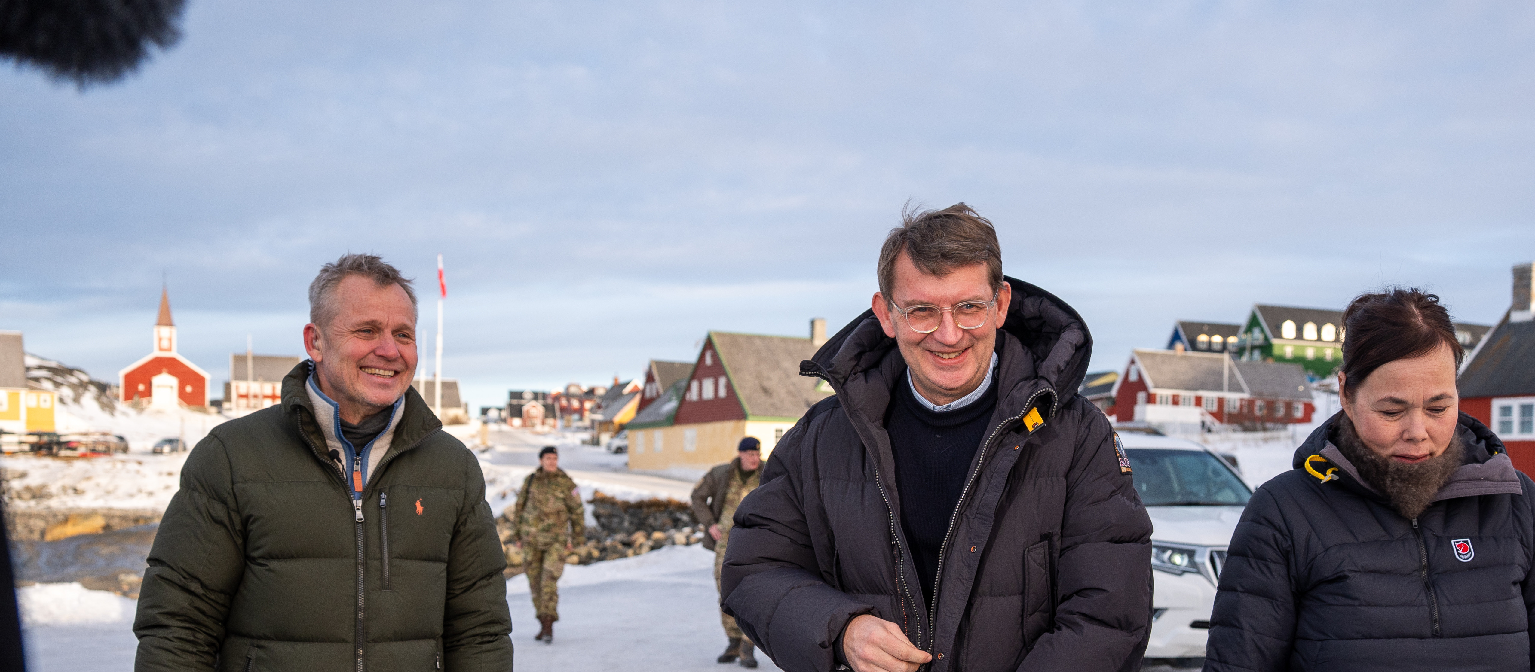 Venstre ønsker at bevare rigsfællesskabet med Færøerne og Grønland med respekt for de færøske og grønlandske befolkningers ønsker til fællesskabet.