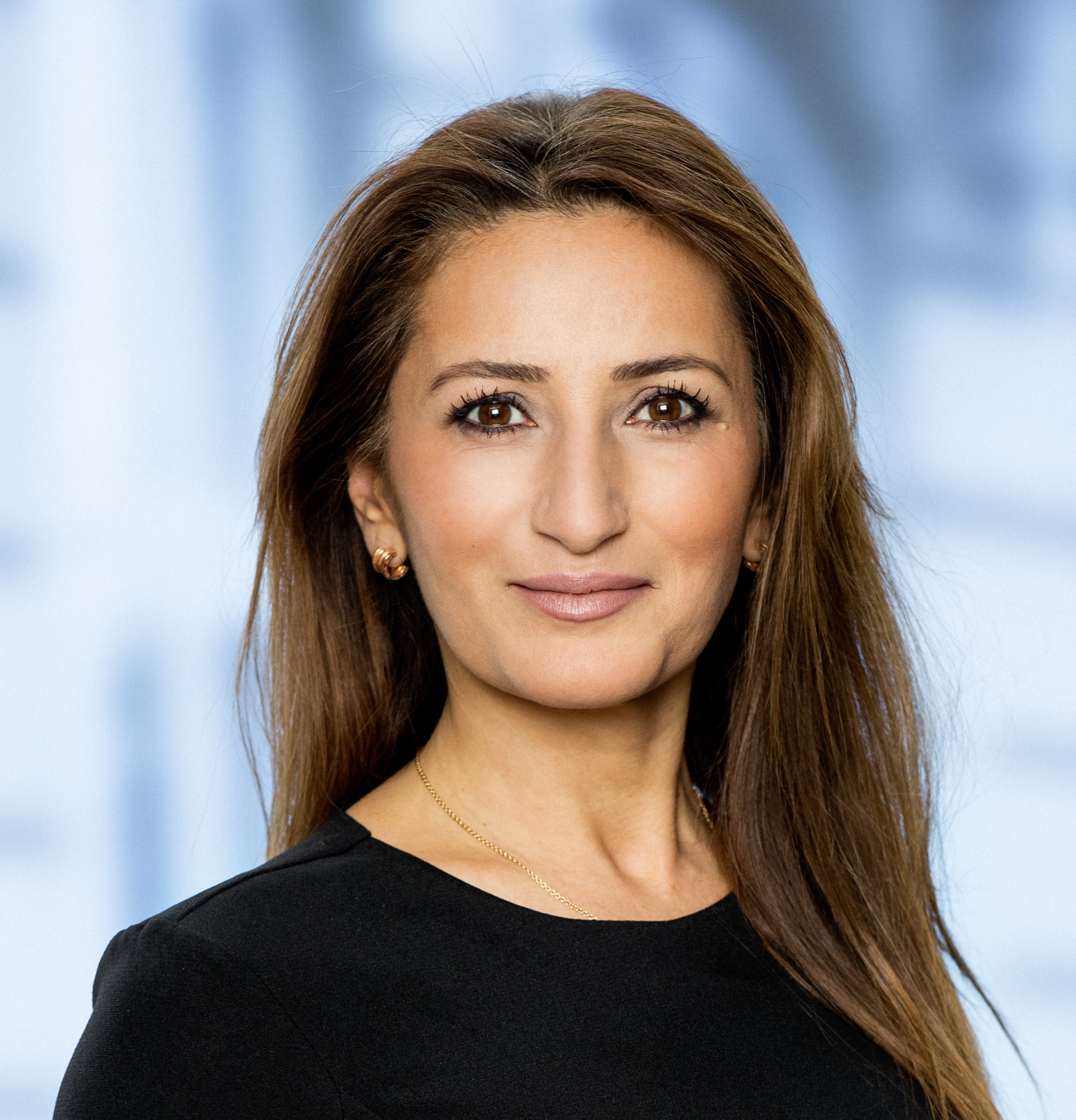 Portræt af Venstres ligestillingsordfører, Fatma Øktem.